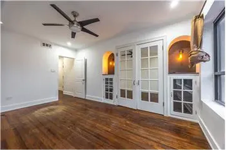 $2450 : Rental property with 1 bedro image 4