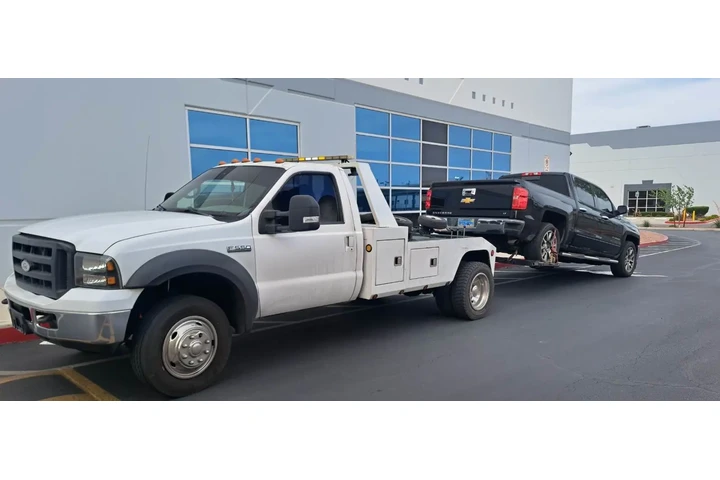 Chavez Towing image 5