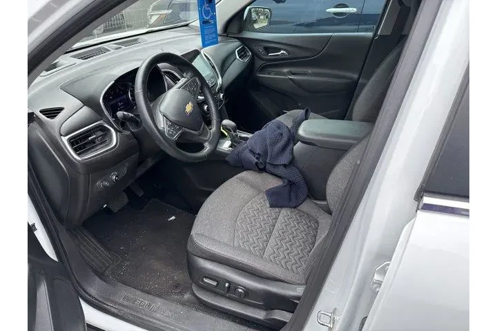 $19991 : Chevrolet Equinox 2023 LT 4d image 2