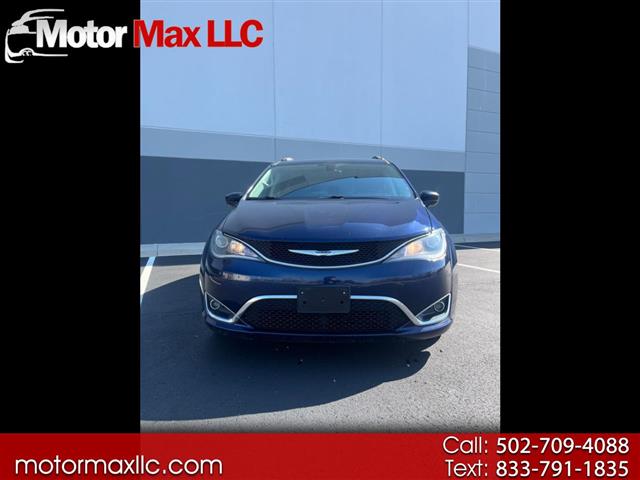 $13995 : 2017 Pacifica Touring-L image 1