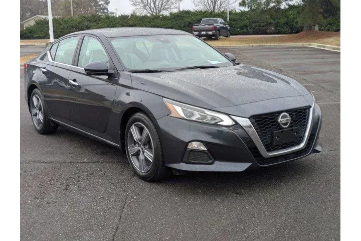 $15998 : Nissan Altima 2021 2.5 SV 4d image 4