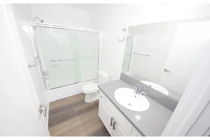 $1450 : 1 Bedroom unit in Lynwood image 4