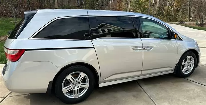 $6000 : 2011 Honda Odyssey TOURING image 2