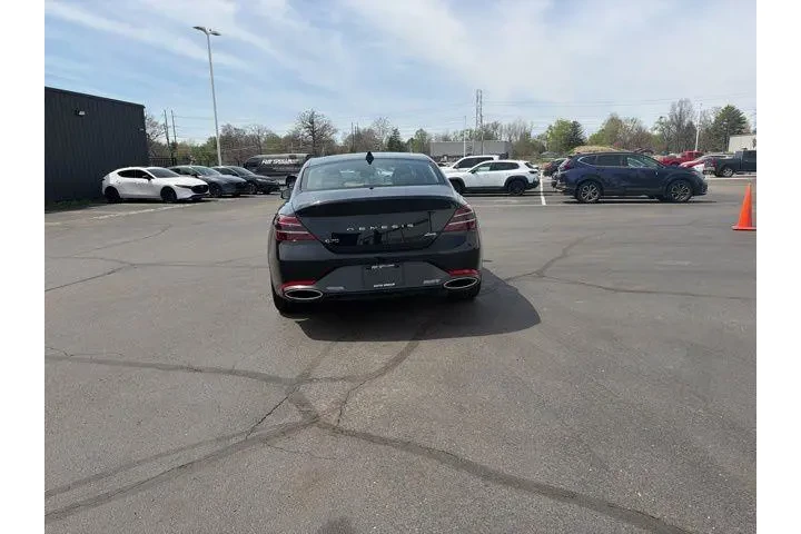 $31980 : Genesis G70 2025 2.5T Standa image 9