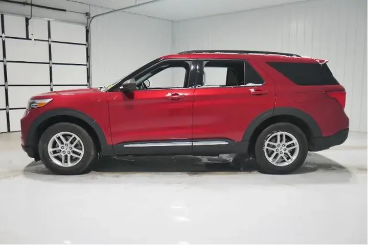 $32500 : Ford Explorer 2023 AWD XLT 4 image 8