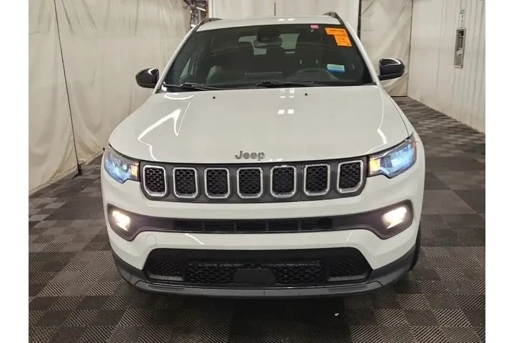 $21123 : Jeep Compass 2023 4x4 Latitu image 2