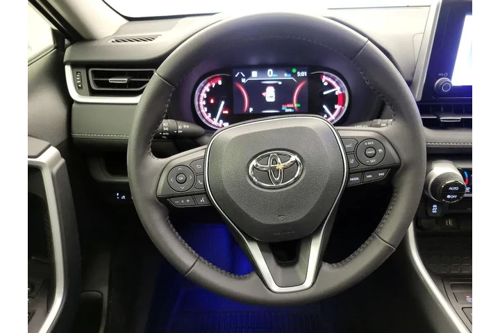 $34998 : Toyota RAV4 2024 XLE Premium image 10