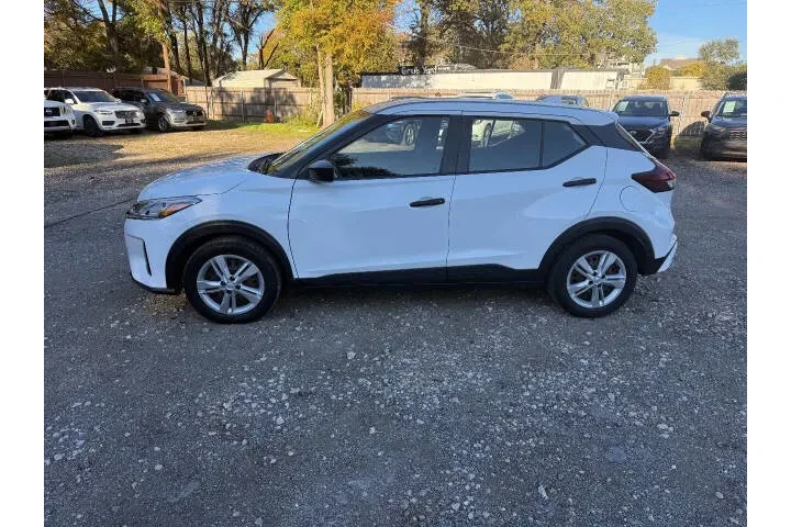 $11495 : 2022 Kicks image 3