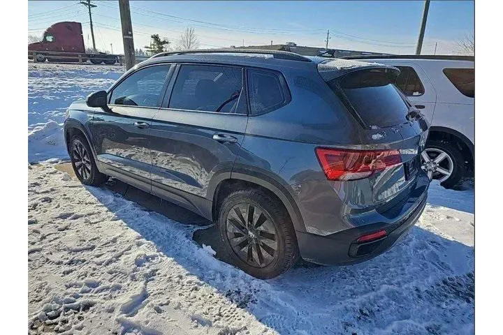 $13688 : Volkswagen Taos 2022 AWD S 4 image 4