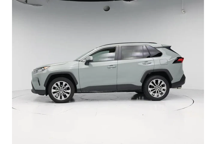 $29998 : Toyota RAV4 2020 XLE Premium image 3