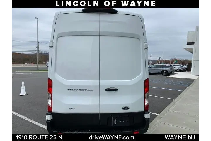 $38494 : Ford Transit 2023 AWD 250 3d image 4