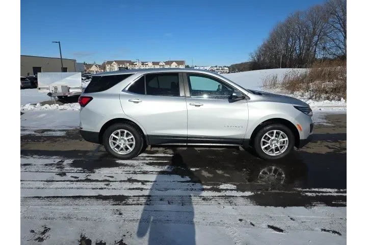 $22000 : Chevrolet Equinox 2022 4x4 L image 8