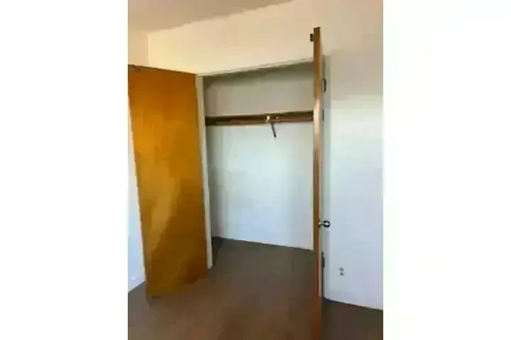 RENTO APTO EN L.A./ 90044 image 1