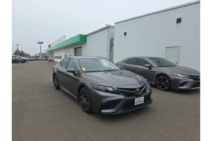 $18800 : Toyota Camry 2022 SE 4dr Sed image 1