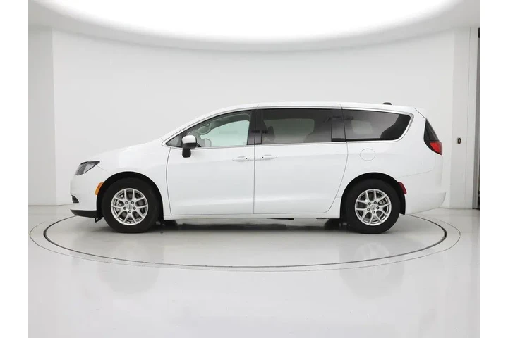 $21998 : Chrysler Voyager 2023 LX 4dr image 3
