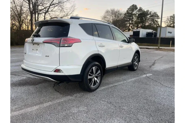 $11500 : 2016 RAV4 XLE image 6