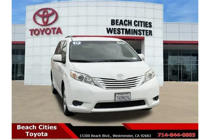$17243 : Toyota Sienna 2017 LE 7-Pass image 3
