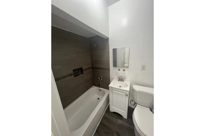 $1500 : **APARTAMENTO SINGLE** image 3