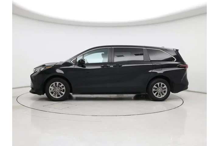 $37998 : Toyota Sienna 2024 LE 8-Pass image 3