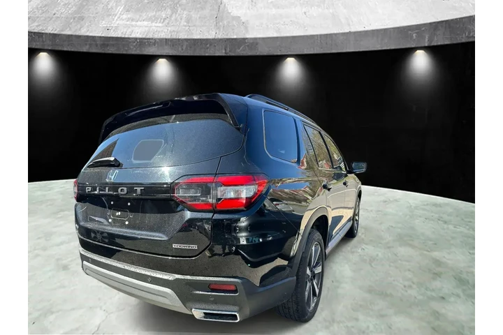$37985 : Honda Pilot 2023 AWD Touring image 2