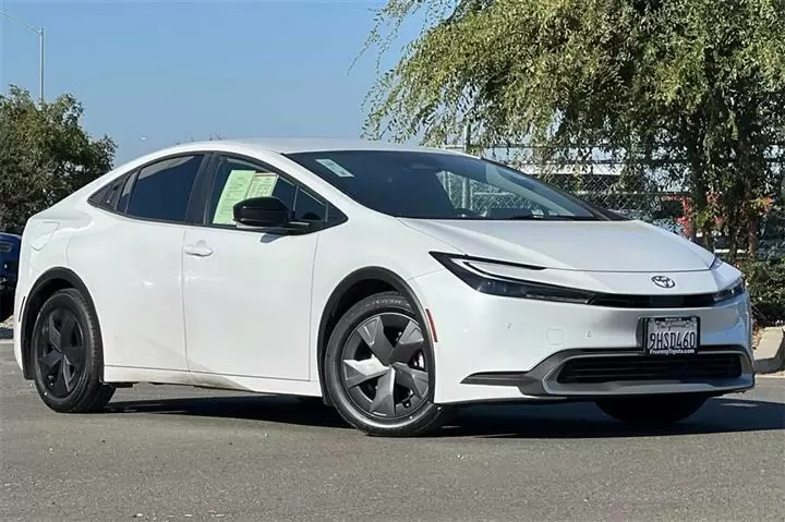 $32750 : Prius Prime SE image 2