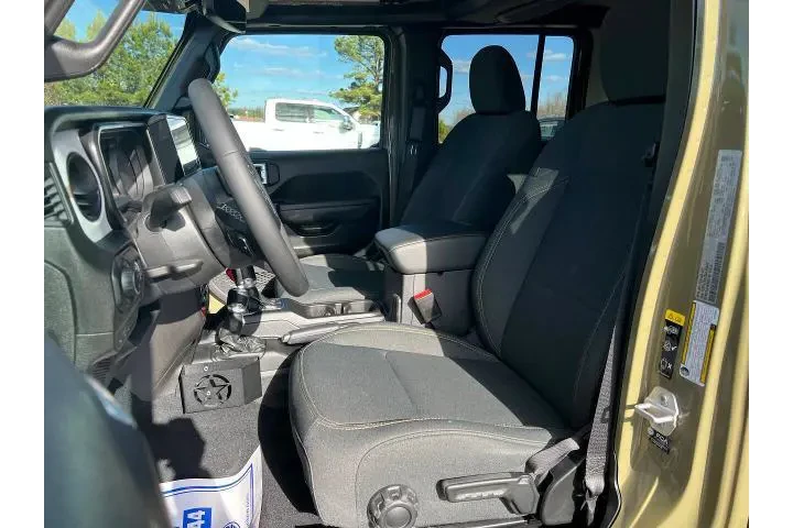 $39995 : Jeep Gladiator 2025 4x4 Spor image 8