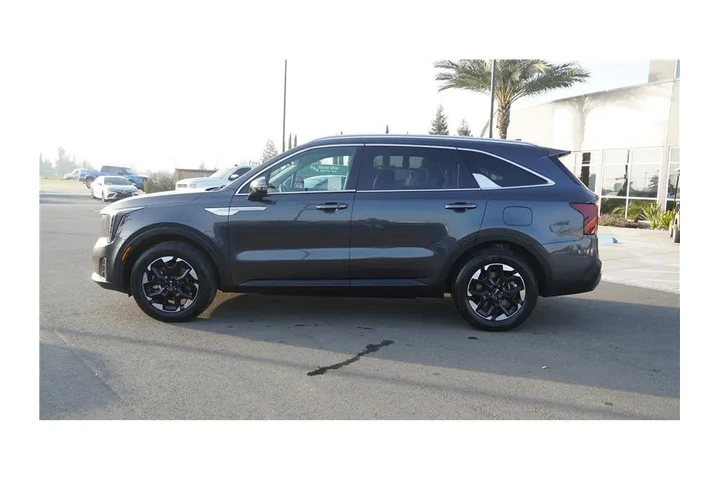 $26984 : 2024 Sorento S image 9