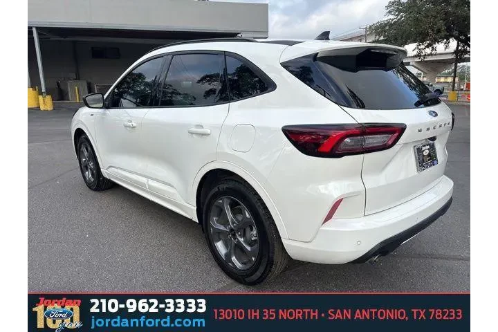$23265 : Ford Escape 2023 ST-Line 4dr image 6