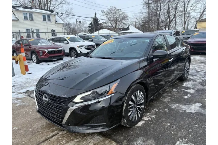 2024 Altima 2.5 SV image 4