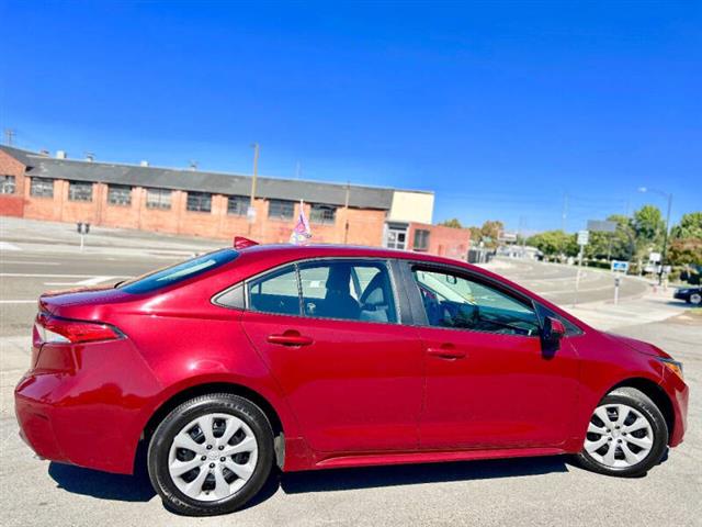 $24995 : 2022 Corolla LE image 8