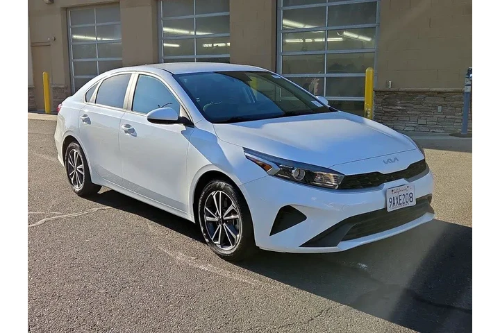 $18998 : Kia Forte 2022 LXS 4dr Sedan image 1
