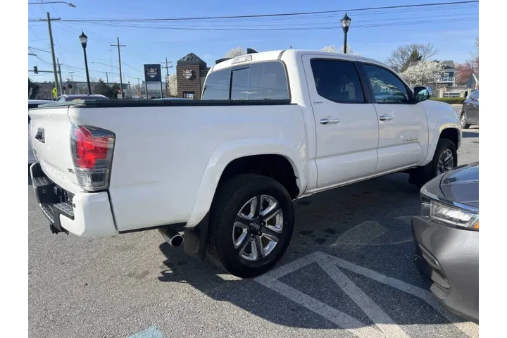 $25200 : 2018 Tacoma Limited image 6