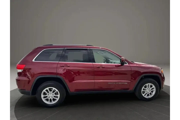 $15700 : 2019 Grand Cherokee Laredo image 9