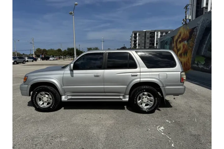 $5969 : 2001 4Runner SR5 image 10