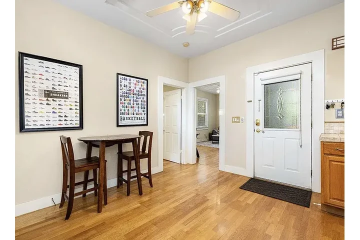 $1390 : Charming 2bed/1bath house image 5