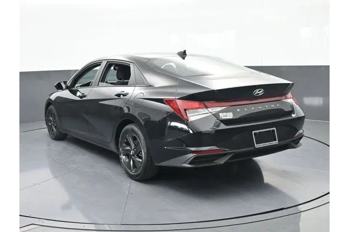 $14697 : Hyundai ELANTRA 2023 SEL 4dr image 4
