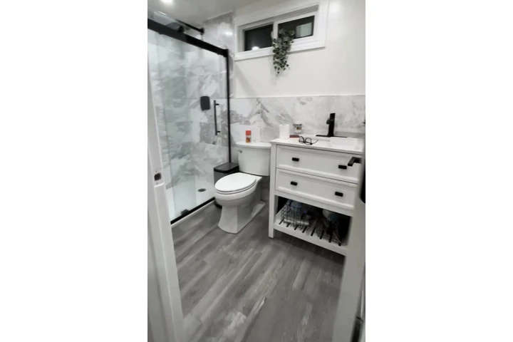 $1500 : Estudio con su baño image 4