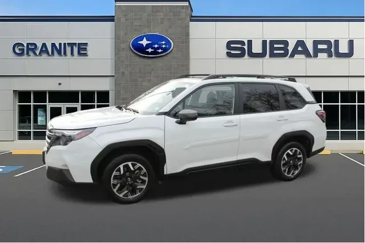 $29990 : Subaru Forester 2025 AWD Pre image 6