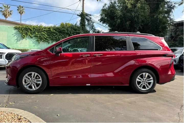 $39888 : Toyota Sienna 2022 XLE 8-Pas image 7