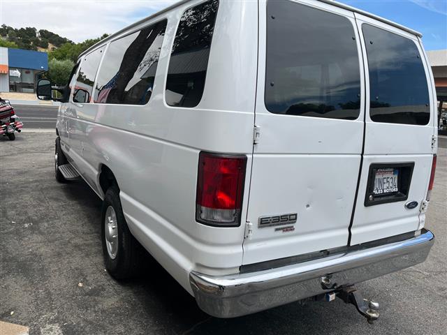 $7995 : 2006 Econoline Wagon E-350 Su image 8