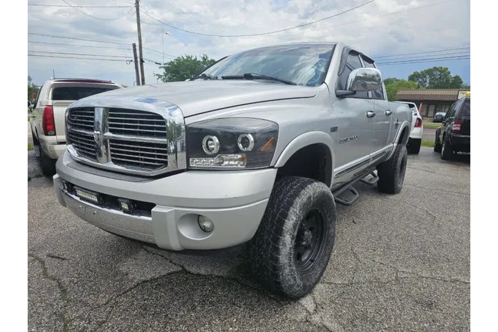 $10000 : 2006 Ram 2500 Laramie image 3