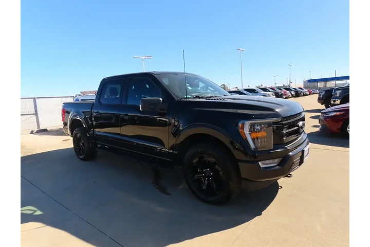 $37999 : Ford F-150 2023 4x4 XLT 4dr image 7