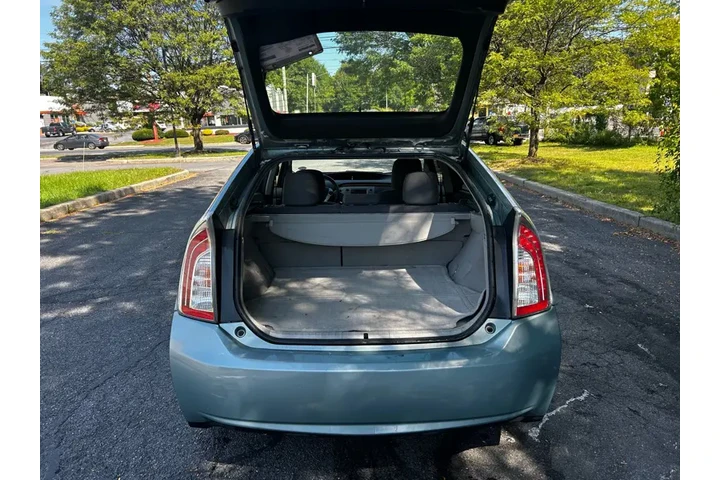 2014 Prius Three image 3