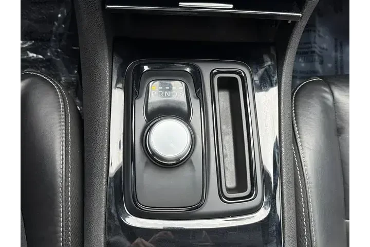 $22981 : Chrysler 300 2021 S V6 4dr S image 5