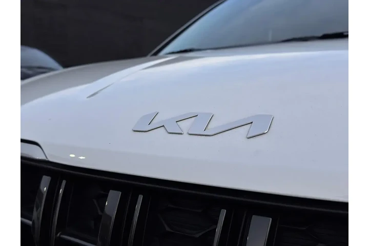 $31795 : Kia Carnival 2024 EX 4dr Min image 10