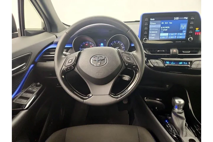 $20998 : Toyota C-HR 2020 XLE 4dr Cro image 10