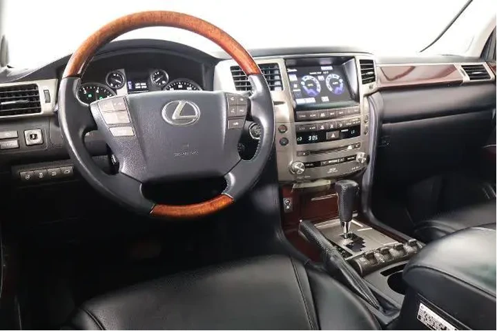 $28480 : Lexus LX 570 2015 AWD 4dr SU image 2