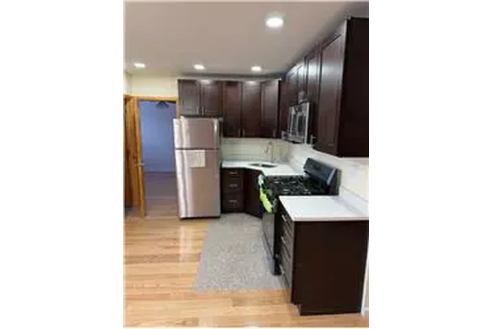 $2450 : Rental property with 1 bedro image 10