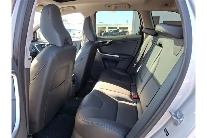$15828 : Volvo XC60 2016 T5 Drive-E P image 10