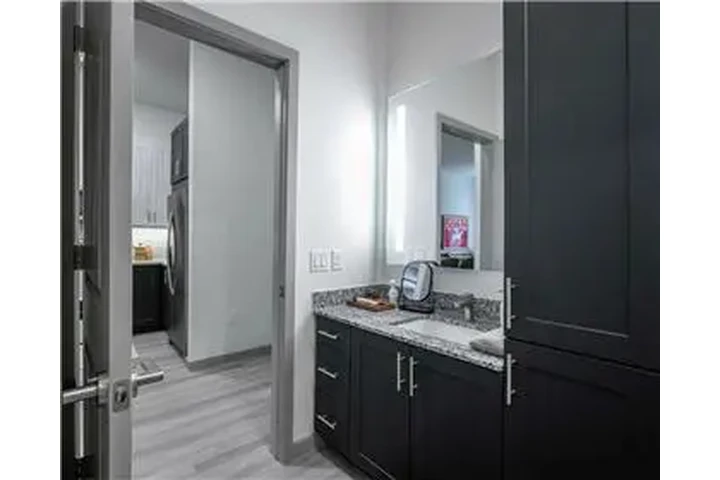 $1566 : Rental property with 0 bedro image 10